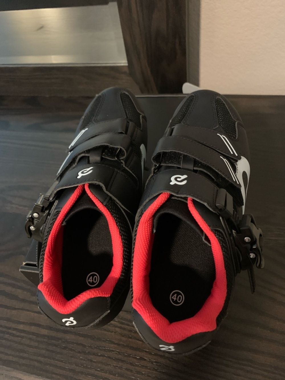 Barely used Peloton size 40 clip in shoes